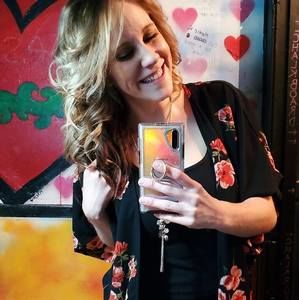 Meet your Posher, Richelle